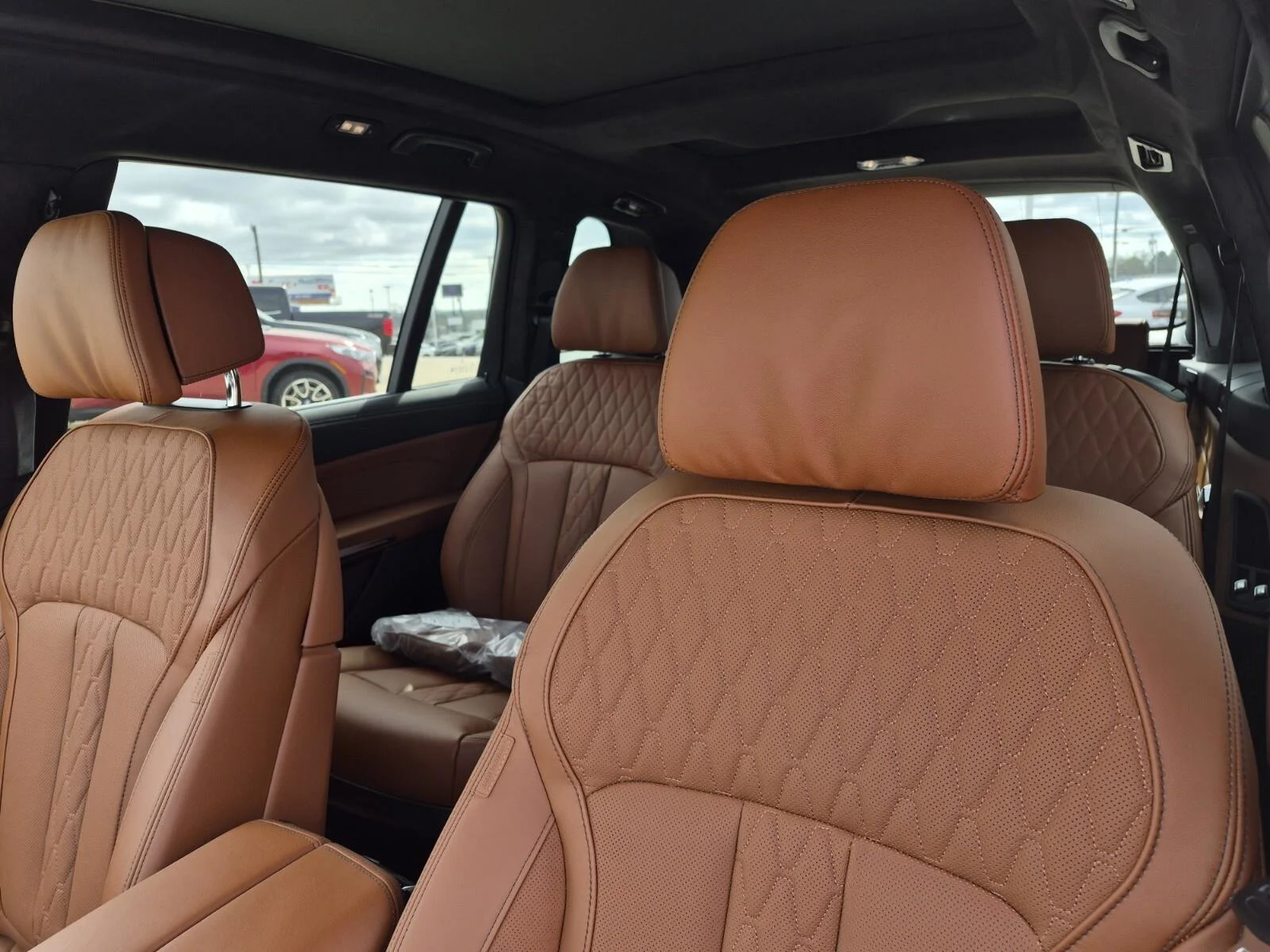 New 2026 Aventurin Red Metallic BMW xDrive40i image 33