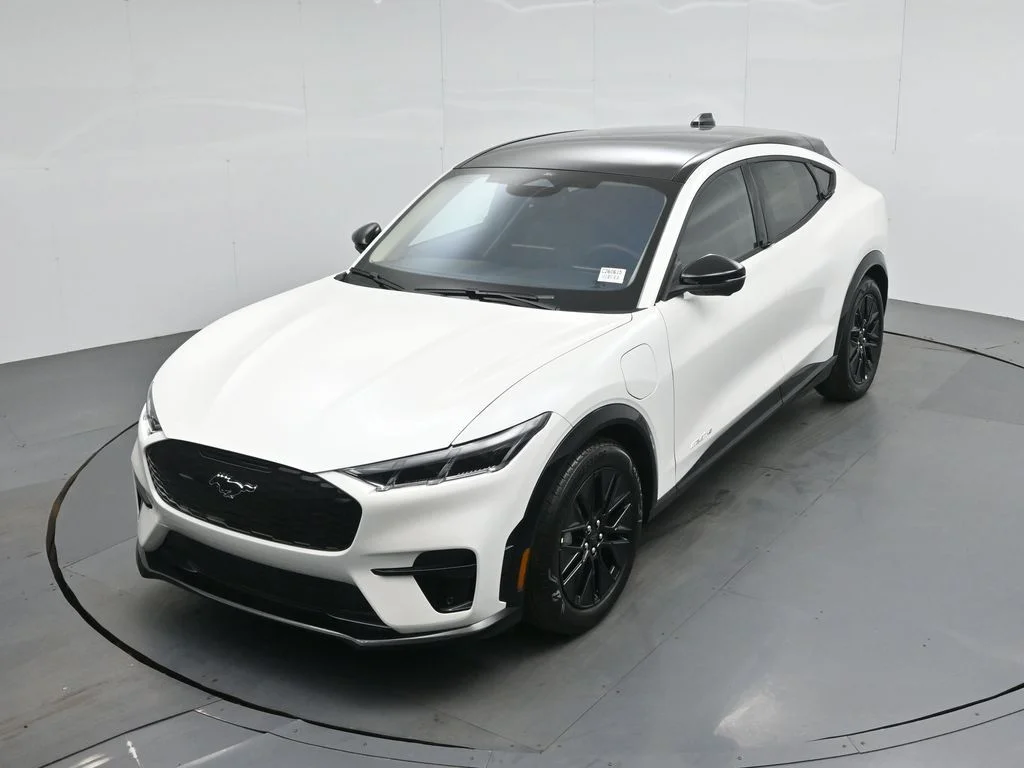 New 2026 Star White Metallic Tri-coat Ford Premium image 35