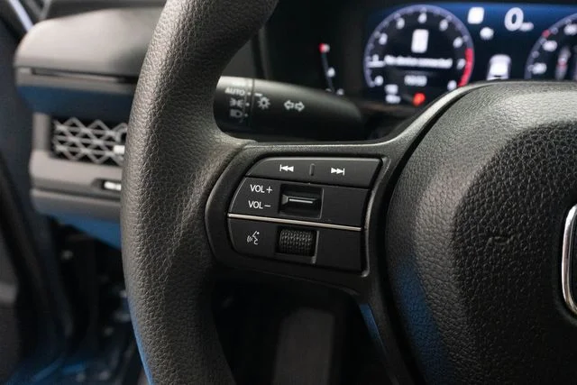 Used 2025 Gray Honda SE image 8