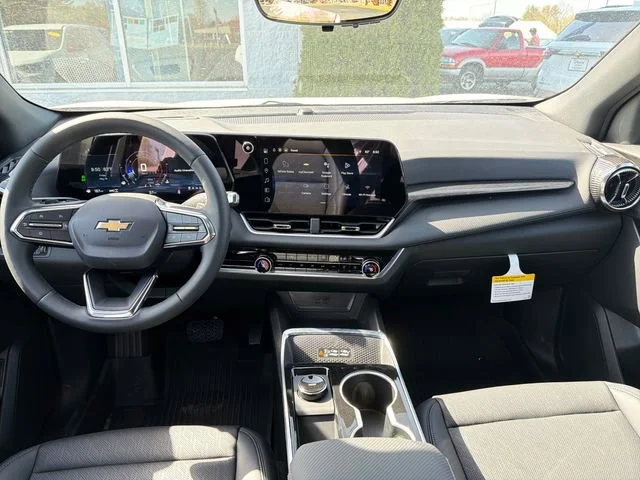 New 2026 Summit White Chevrolet LT image 29