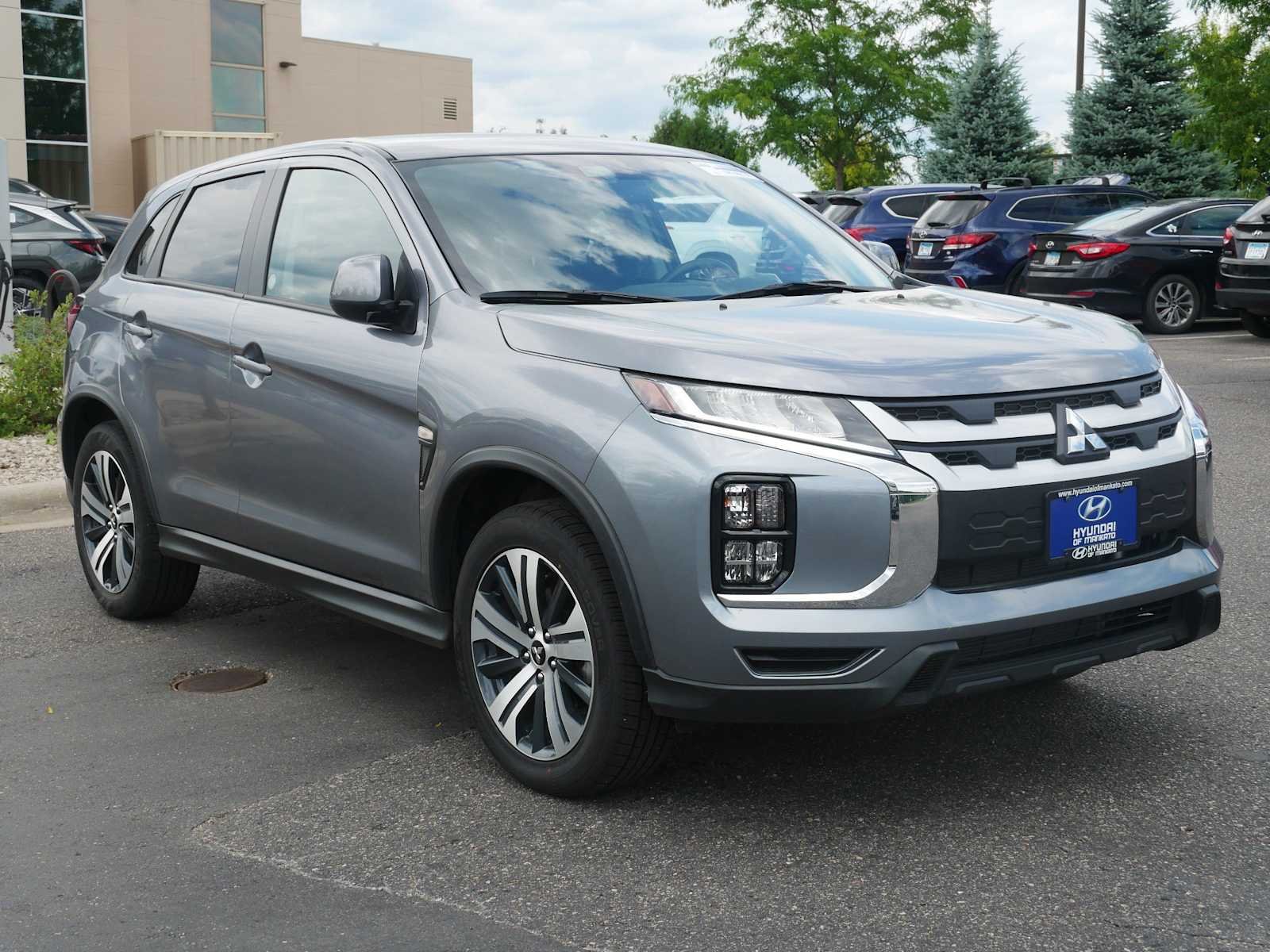 2025 Mitsubishi Outlander Sport 2.0 ES AWC CVT's photo