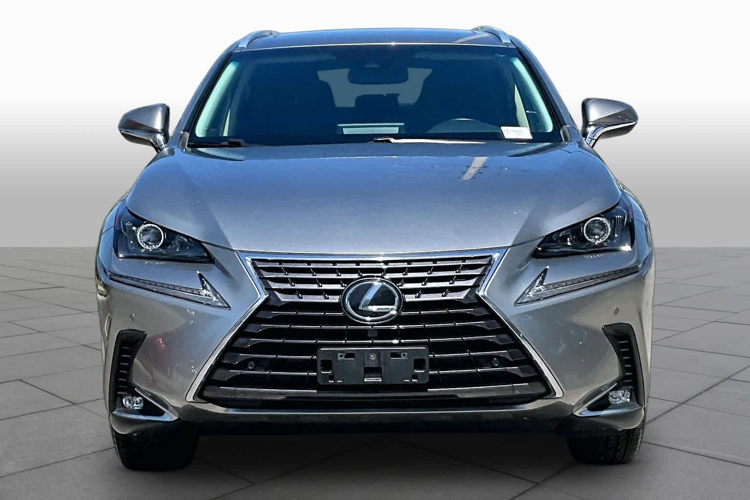 Used 2019 Atomic Silver Lexus  image 4