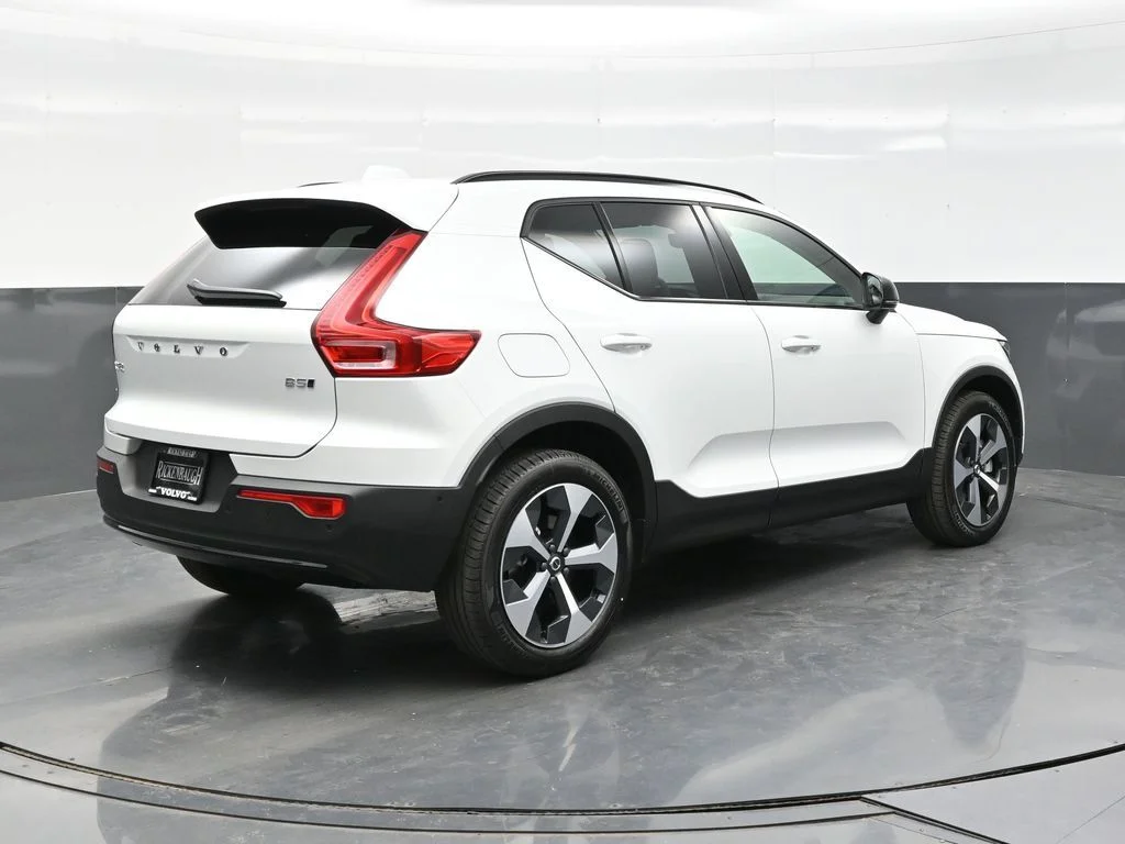 New 2026 Crystal White Volvo Plus image 7