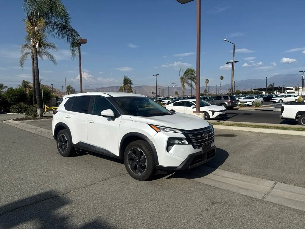 Used 2024 White Nissan SV image 2