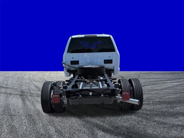 New 2026 Oxford White Ford F-450® XL image 5