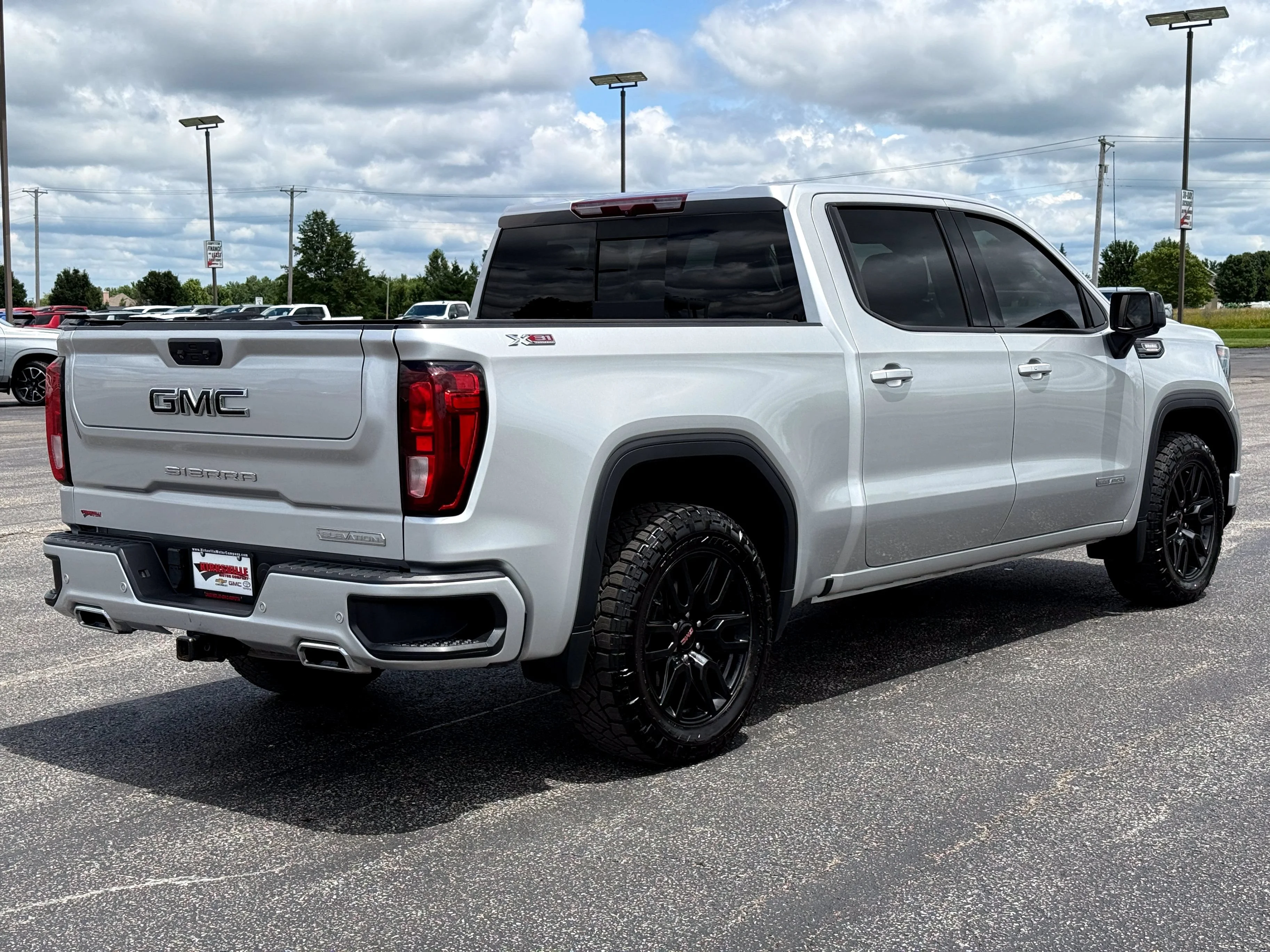 Certified Used 2022 Quicksilver Metallic GMC Elevation image 4