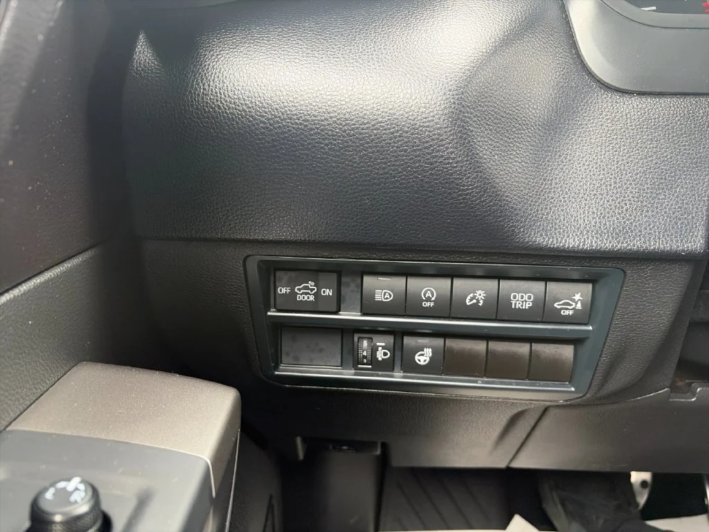 Used 2025  Toyota SR5 image 32