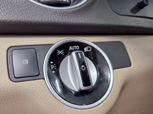 Used 2012 White Mercedes-Benz C 300 image 29