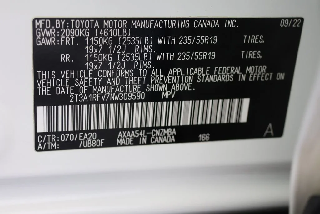 Used 2022 Blizzard Pearl Toyota XLE Premium image 30