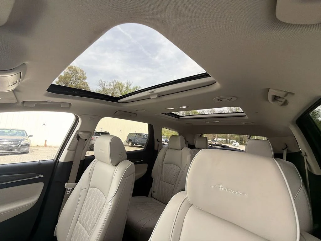 Used 2023 White Buick Avenir image 19