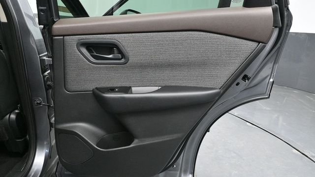 Used 2023 Gray Nissan S image 11