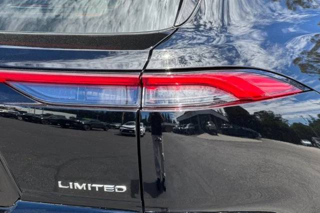 2026 Toyota Crown Signia Limited - Photo 31