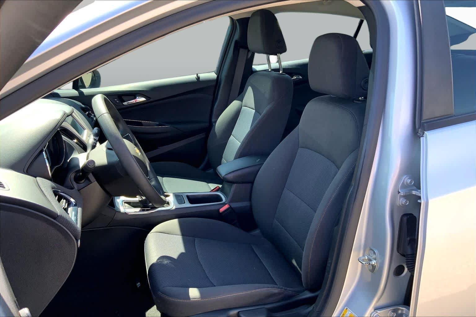 Used 2018 Silver Ice Metallic Chevrolet LS image 7