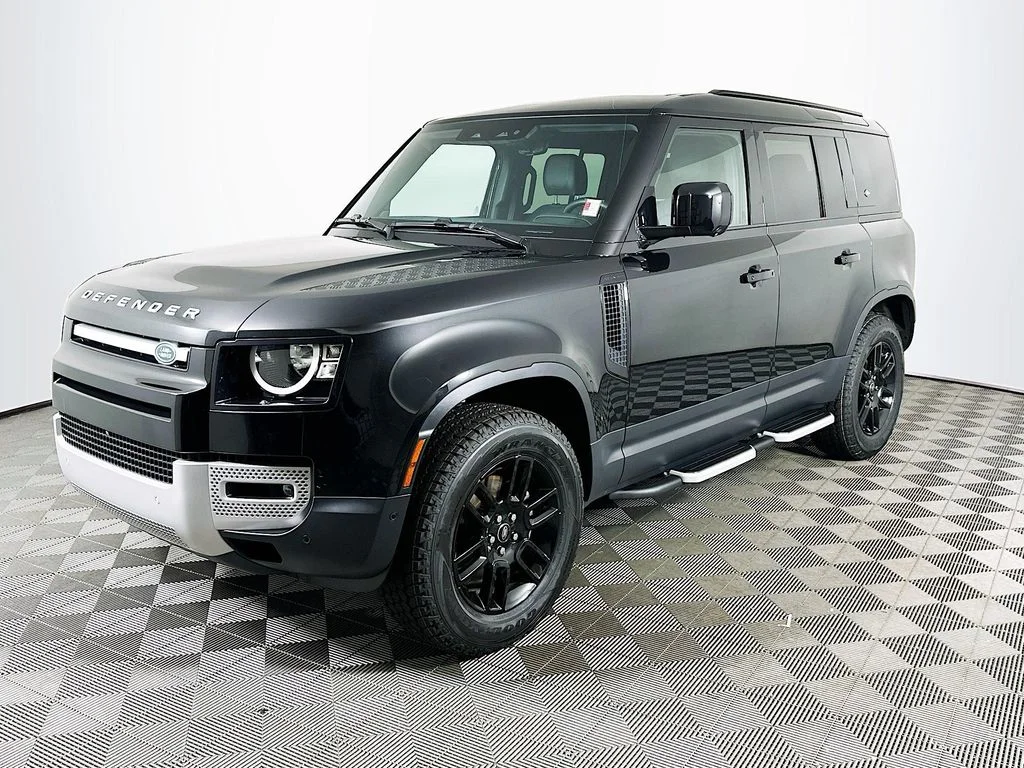 2023 Land Rover Defender S's photo