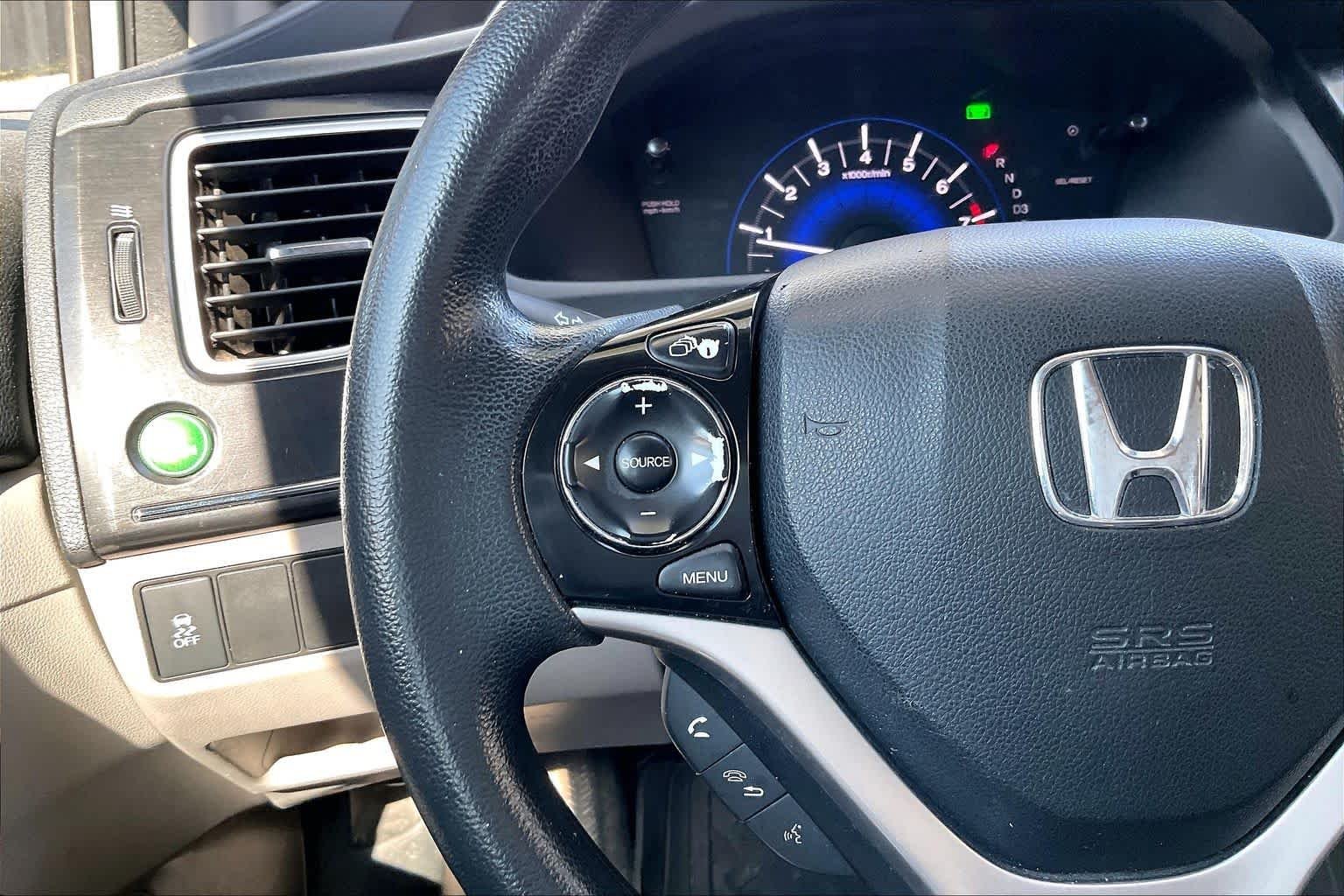 Used 2013 Alabaster Silver Metallic Honda LX image 20