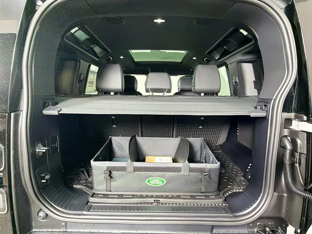 New 2026 Borasco Grey Metallic Land Rover X-Dynamic SE image 28