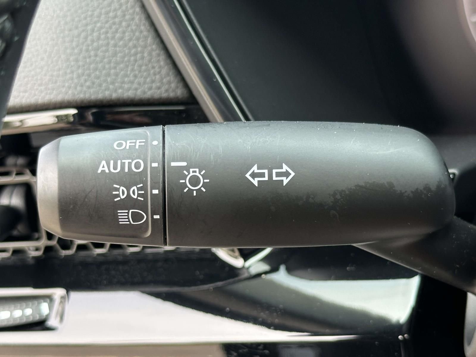 Used 2024  Honda EX-L image 32