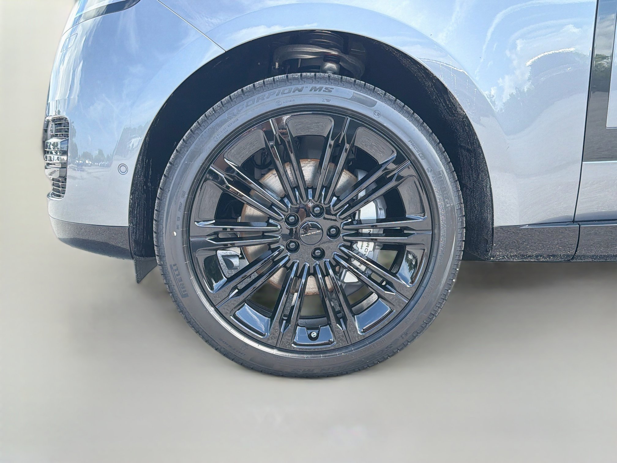 New 2026 Eiger Grey LAND ROVER SE 7 Seats image 43