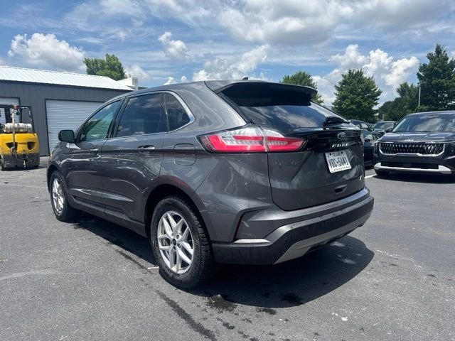 Used 2024 Gray Ford SEL image 3