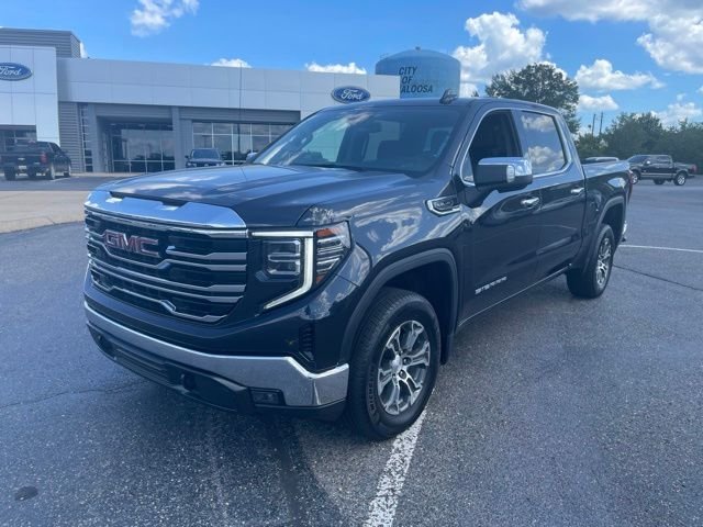 Used 2025 Titanium GMC SLT image 11