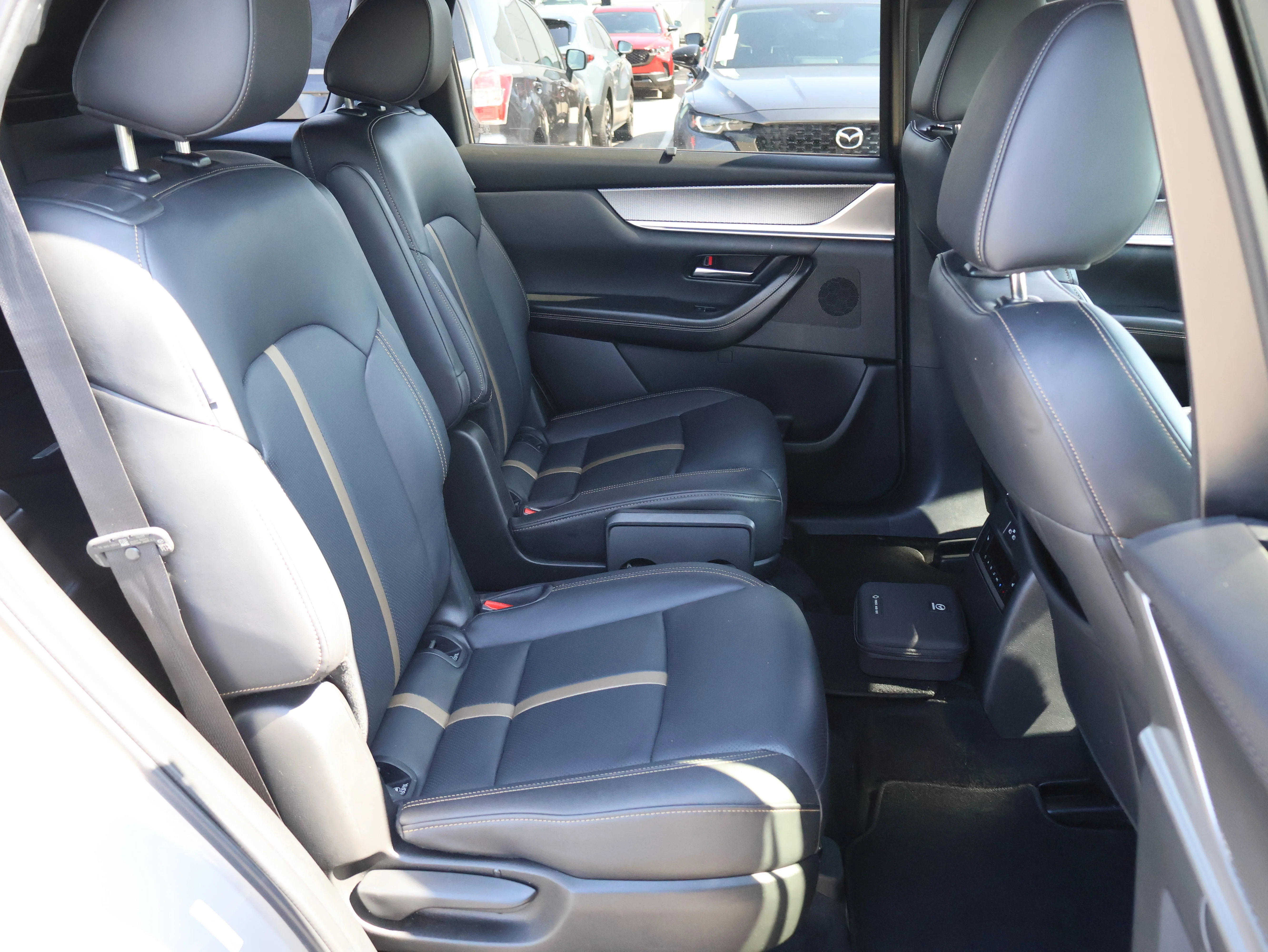 Used 2024 Platinum Quartz Mazda 3.3 Turbo Premium Plus image 12