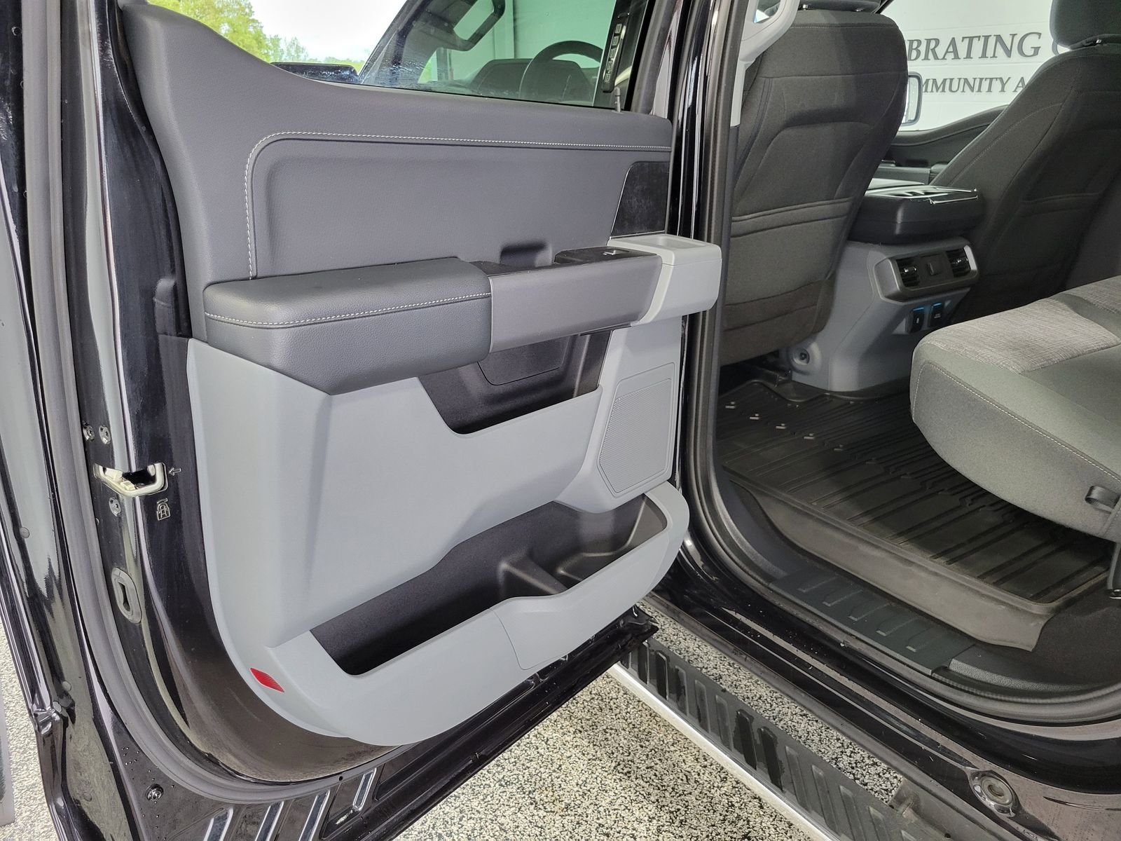 Used 2023 Black Ford XLT image 21