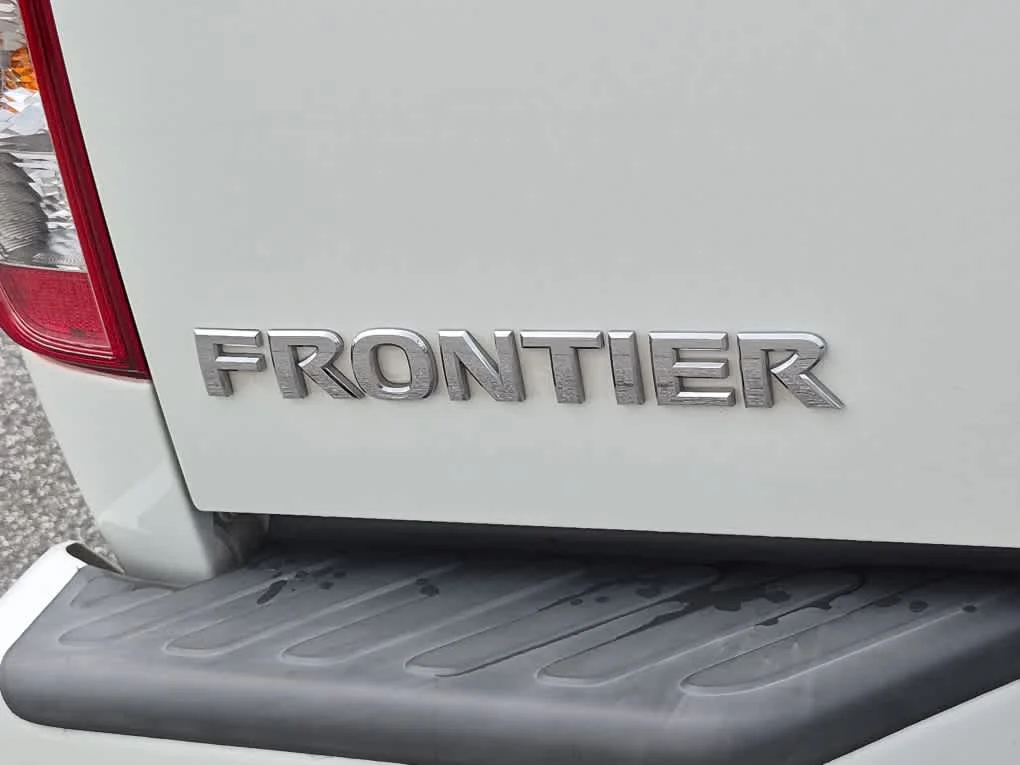 Used 2020 Glacier White Nissan PRO-4X image 19