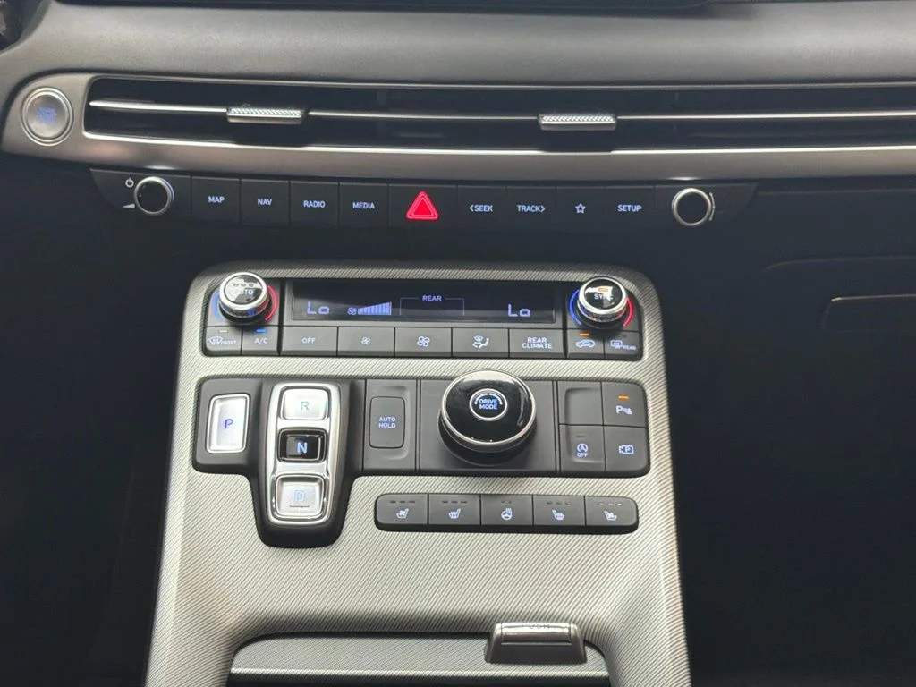 Used 2024 Abyss Black Pearl Hyundai SEL image 19