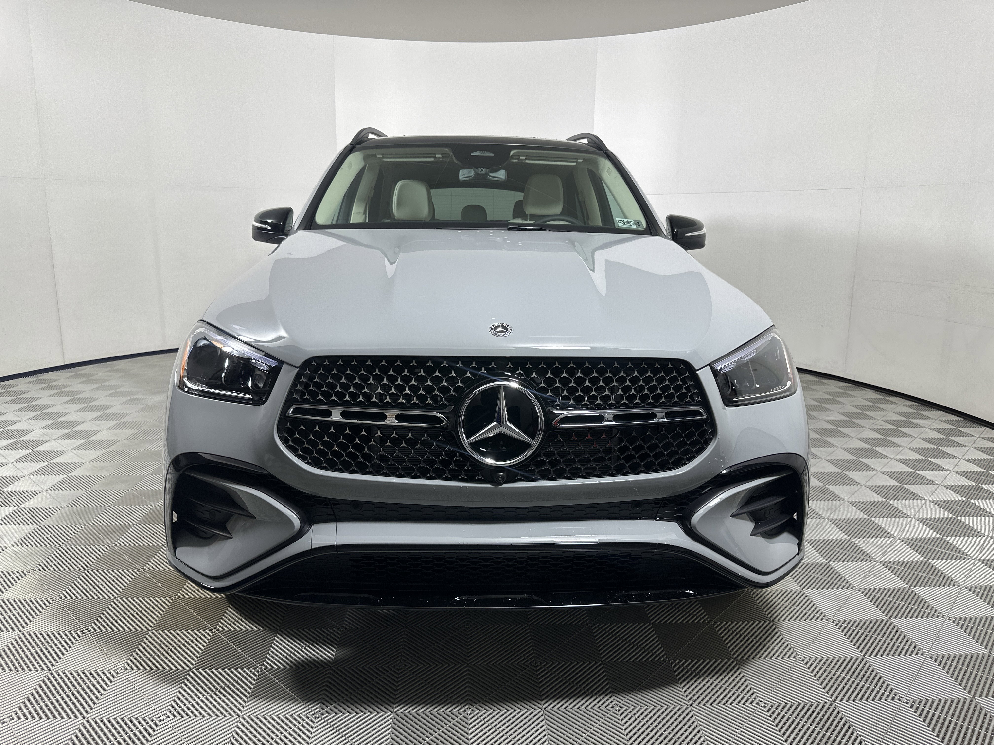New 2026 MANUFAKTUR Alpine Grey Mercedes-Benz GLE 450 image 2