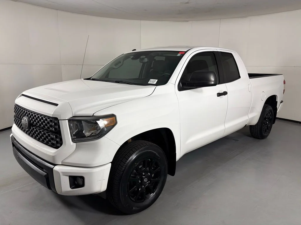 Used 2019 White Toyota SR5 image 4