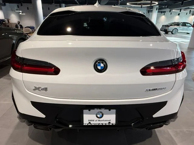 Used 2024 Alpine White BMW xDrive30i image 5