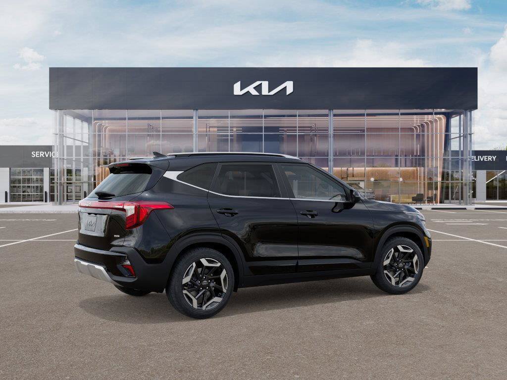 New 2026 Fusion Black Kia SX image 6