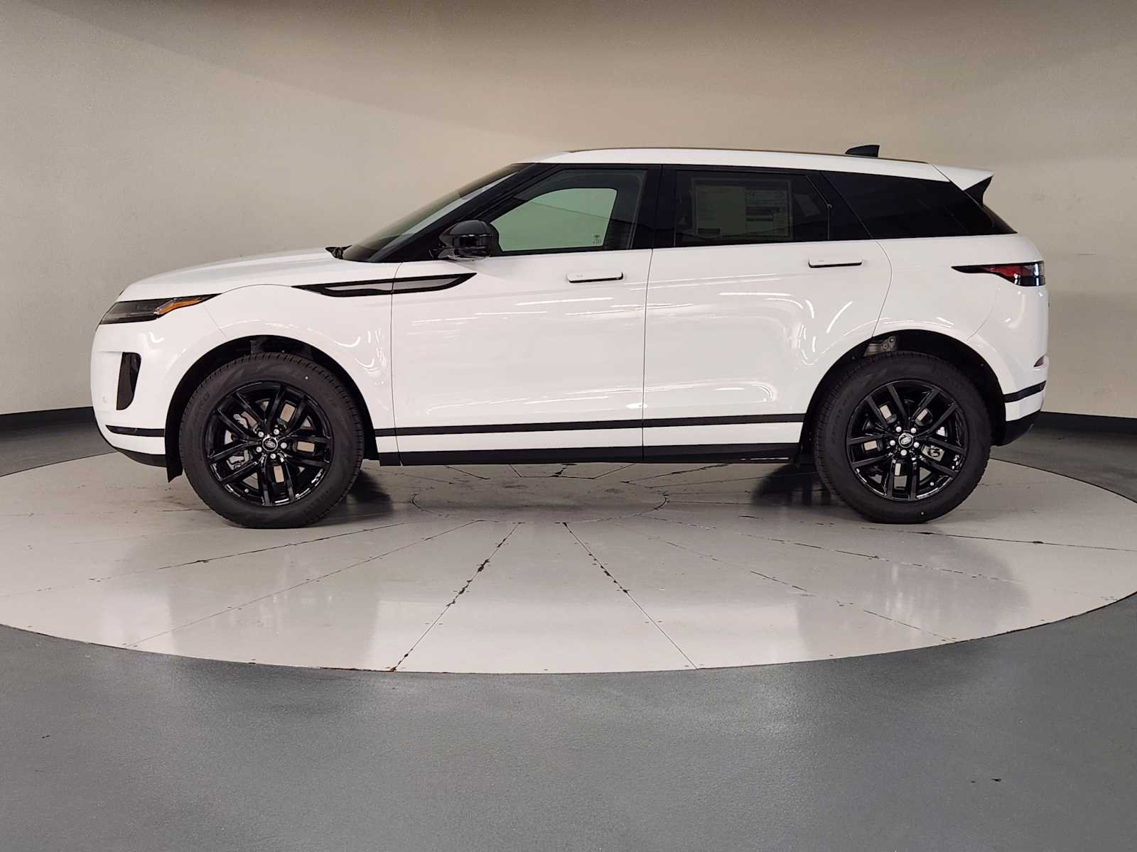 New 2026 Fuji White Land Rover Core S image 5