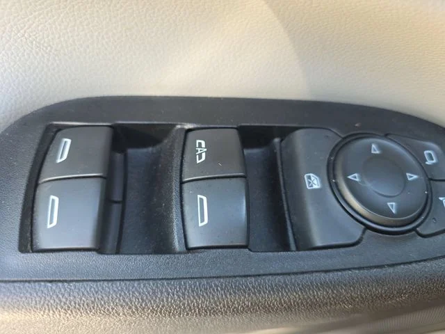 Used 2019 White Chevrolet LS image 27