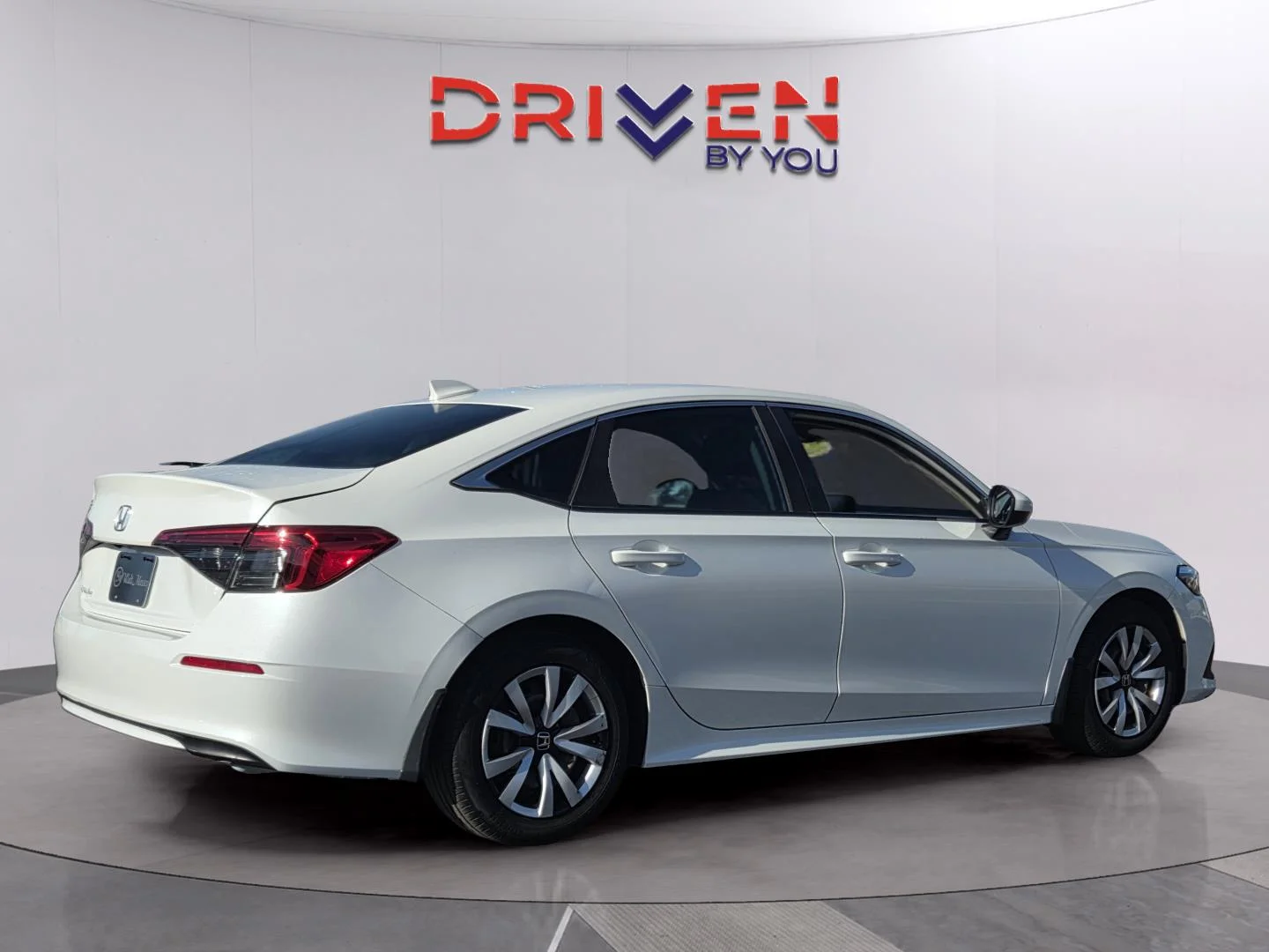 Used 2022 Platinum White Pearl Honda LX image 5