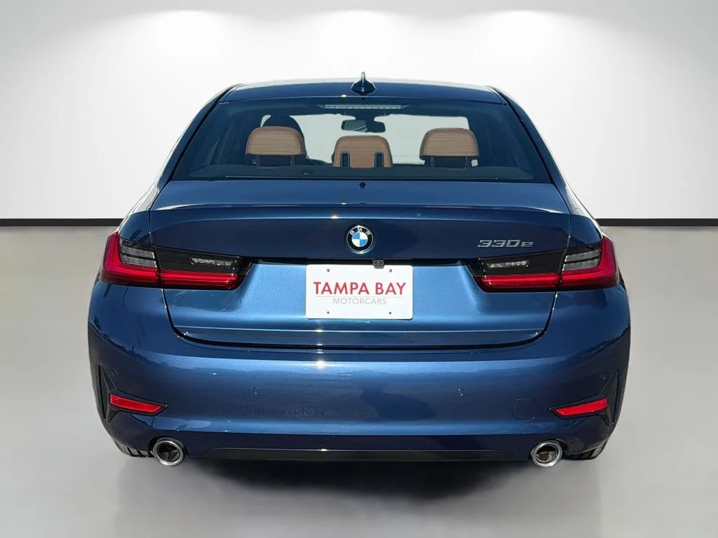 Used 2021 Blue BMW 330e iPerformance image 4