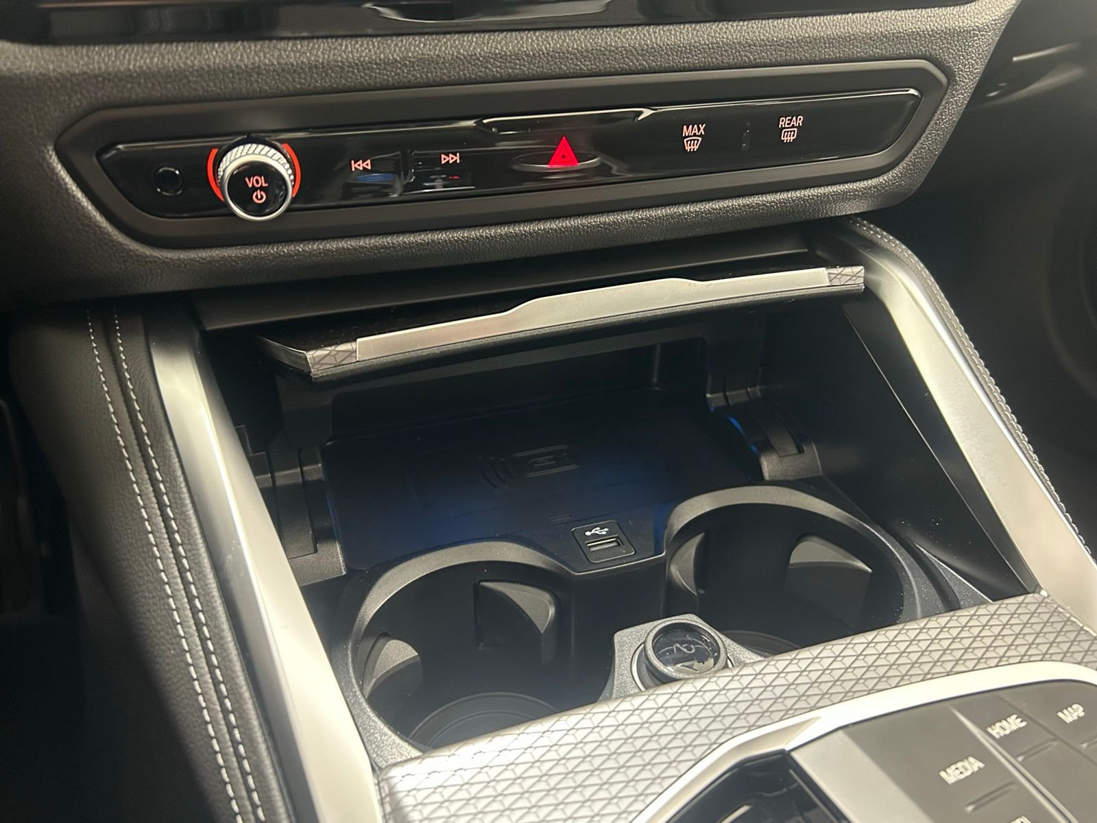 New 2026 Alpine White BMW xDrive40 image 20