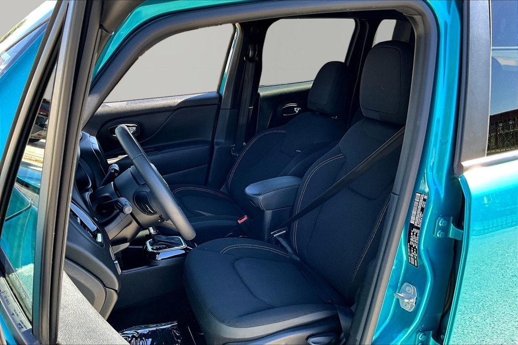 Used 2022 Teal Jeep Altitude image 21