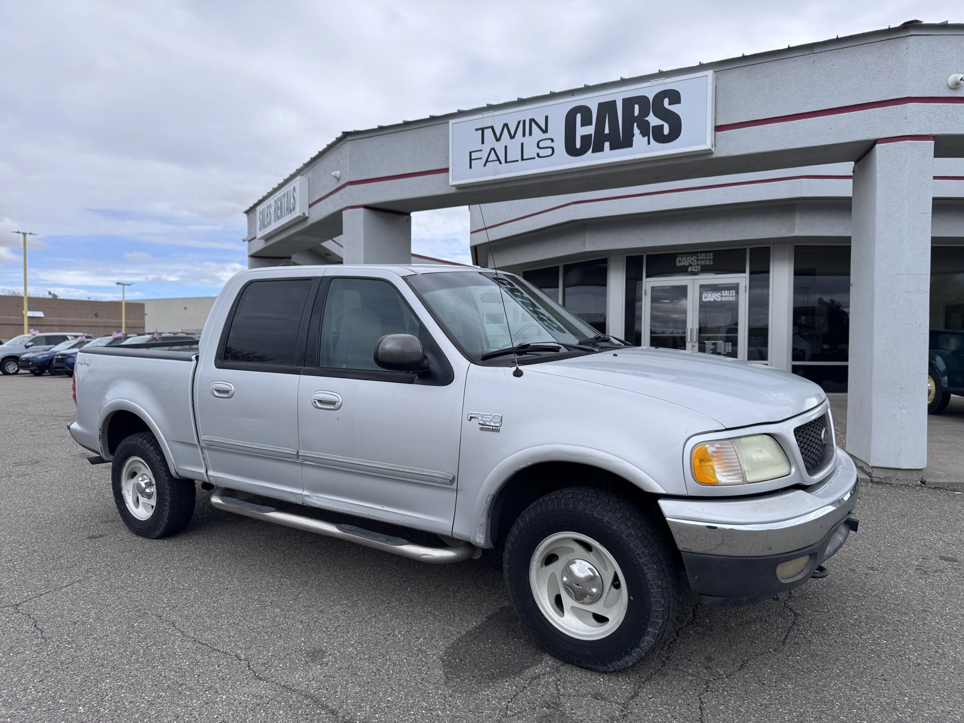 Used 2002  Ford King Ranch image 2