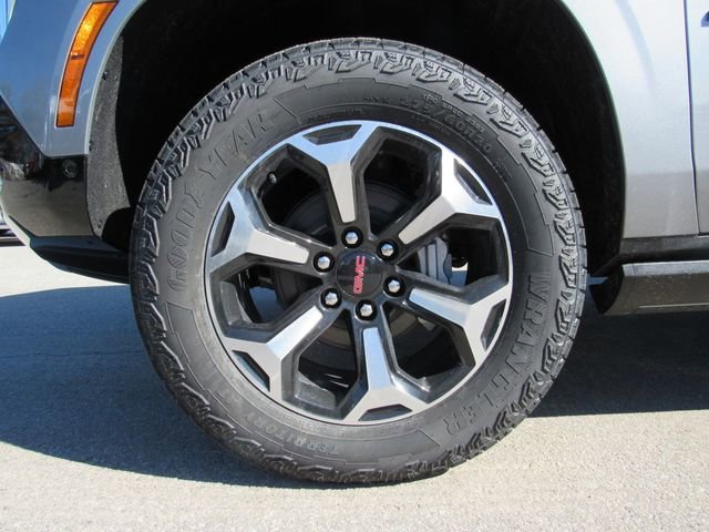 2026 GMC Yukon XL AT4 - Photo 8