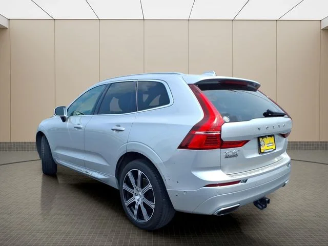 Used 2020 Silver Volvo T5 Inscription image 9