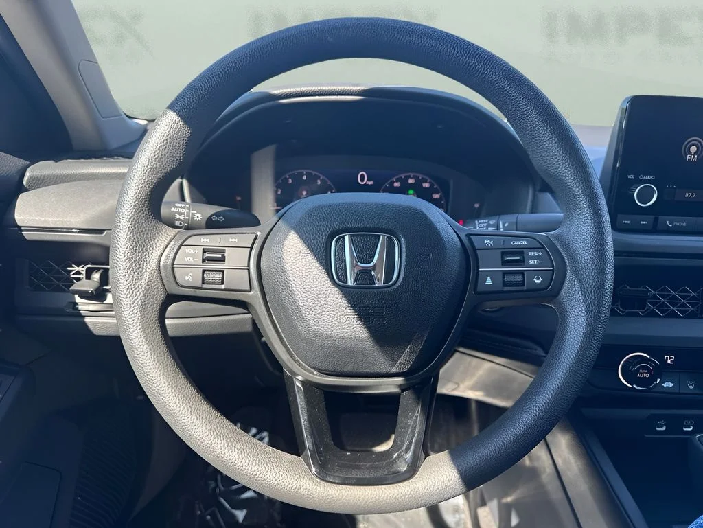 Used 2025 White Honda LX image 13