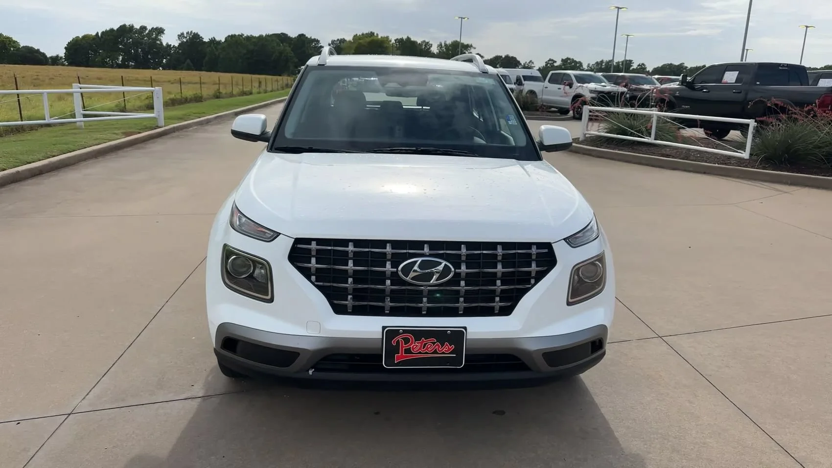 Used 2025 Lunar White Hyundai SEL image 3