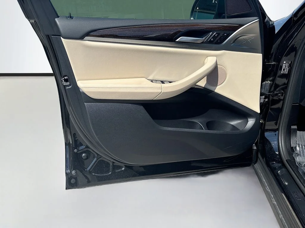 Used 2024 Jet Black BMW sDrive30i image 37