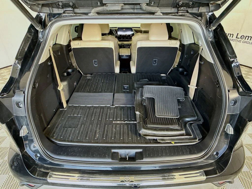 Used 2021 Black Toyota Platinum image 26