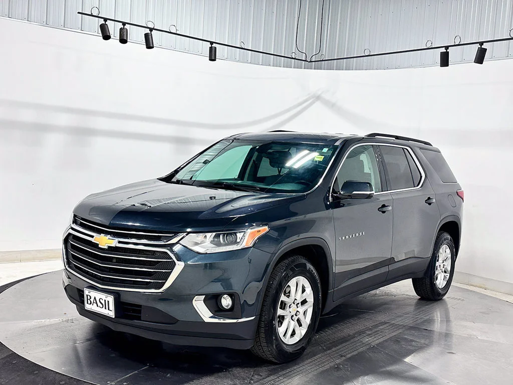 Used 2020 GRAPHITE METALLIC Chevrolet LT Leather image 8