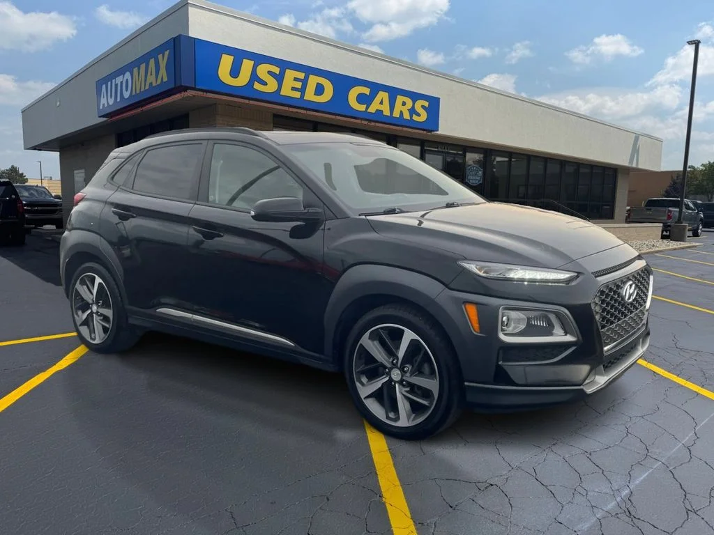 Used 2018 Ultra Black Hyundai Limited image 4