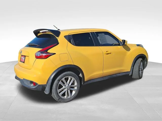 Used 2017 Yellow Nissan S image 7