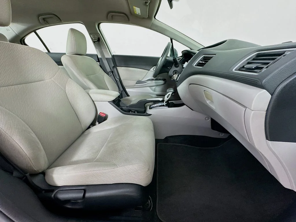 Used 2013 Silver Honda LX image 32