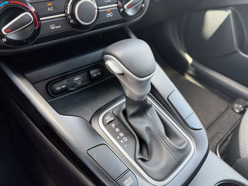 Used 2024 White Kia LX image 20